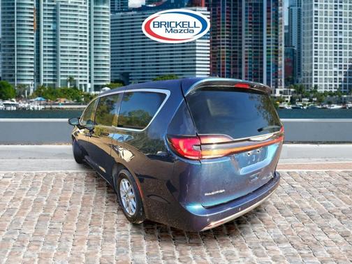 2023 Chrysler Pacifica Touring-L