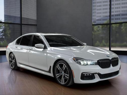 2019 BMW 740 i