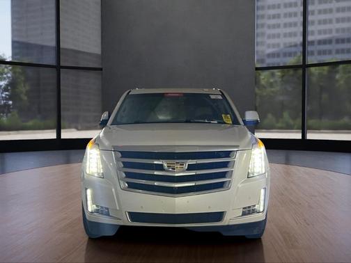 2017 Cadillac Escalade Luxury