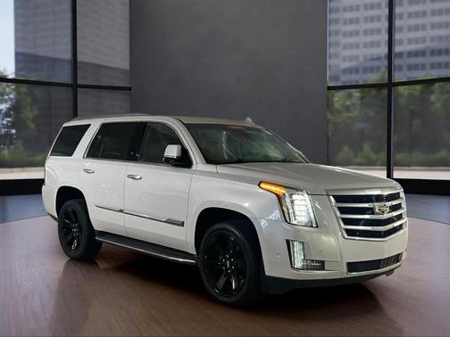 2017 Cadillac Escalade Luxury