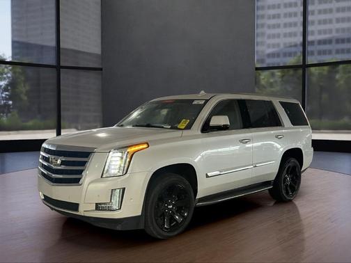 2017 Cadillac Escalade Luxury