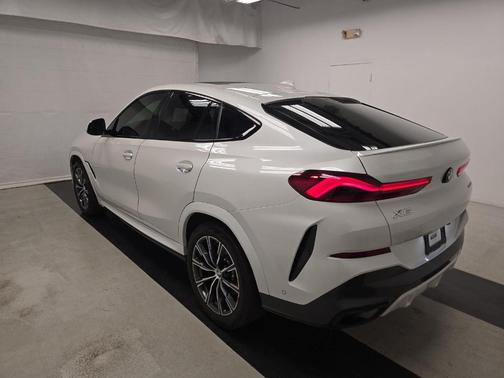 2023 BMW X6 xDrive40i