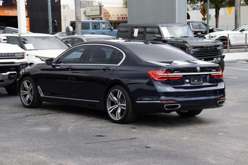 2016 BMW 740 i