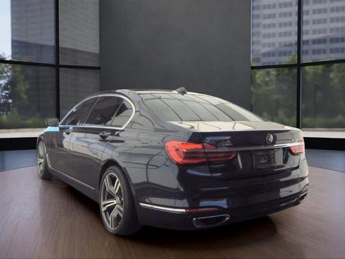 2016 BMW 740 i
