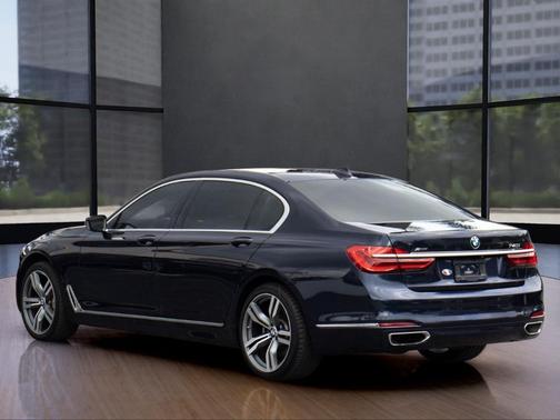 2016 BMW 740 i