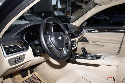 2016 BMW 740 i