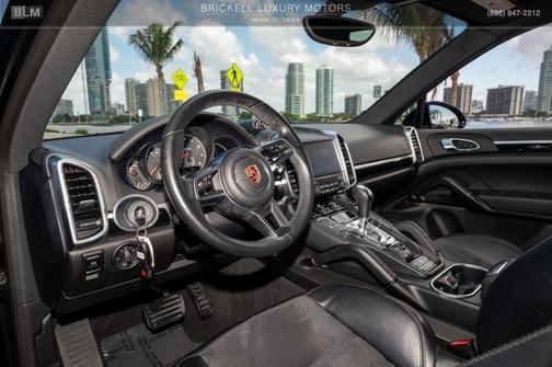 2018 Porsche Cayenne Platinum Edition