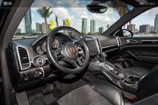 2018 Porsche Cayenne Platinum Edition