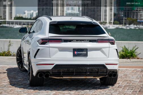 White 2022 Lamborghini Urus Base