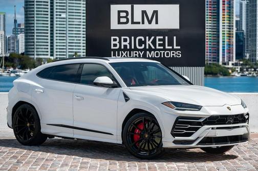 White 2022 Lamborghini Urus Base