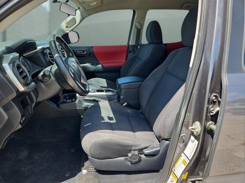 2016 Toyota Tacoma SR5