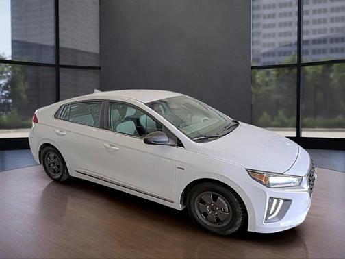 2020 Hyundai IONIQ Hybrid SE