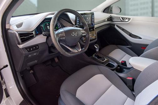 2020 Hyundai IONIQ Hybrid SE