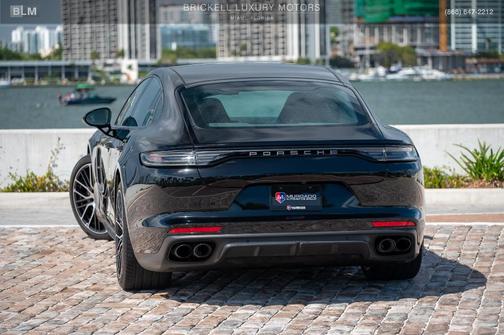 2022 Porsche Panamera 4 Platinum Edition