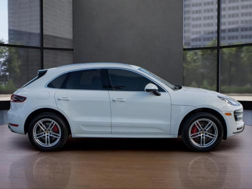2017 Porsche Macan Turbo