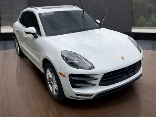 2017 Porsche Macan Turbo