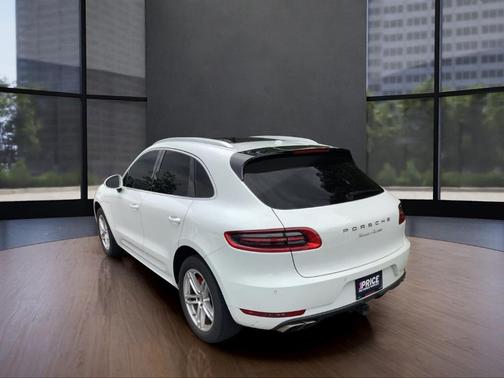 2017 Porsche Macan Turbo