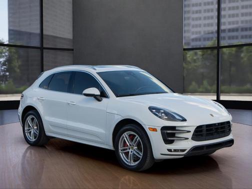 2017 Porsche Macan Turbo