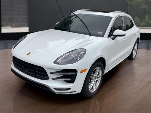 2017 Porsche Macan Turbo