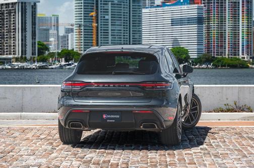 2024 Porsche Macan Base