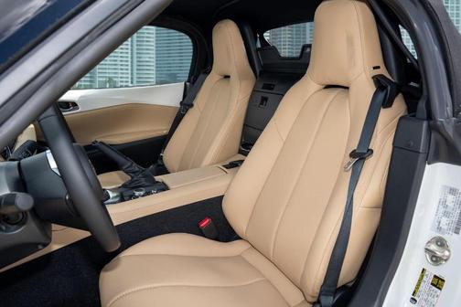 Snowflake White Pearl Mica 2026 Mazda MX-5 Miata GRAND TOURING