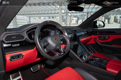 2022 Lamborghini Urus Base