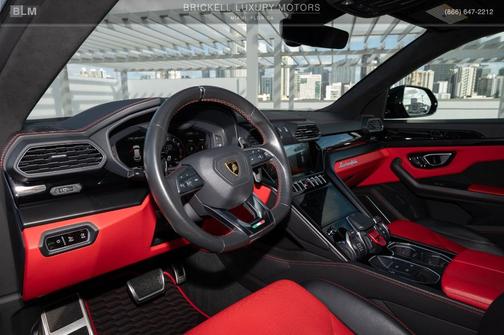 2022 Lamborghini Urus Base