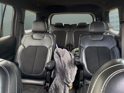 2024 Jeep Grand Cherokee L Laredo