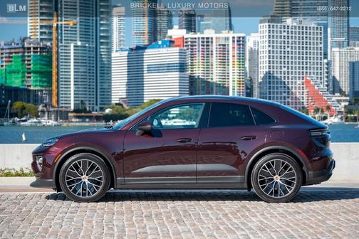 2025 Porsche Macan 4