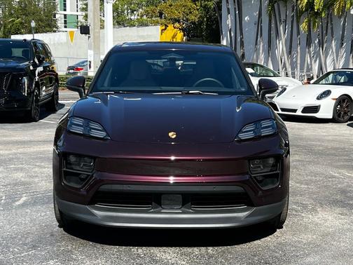 2025 Porsche Macan 4