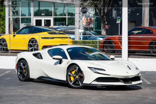 2022 Ferrari SF90 Spider Base