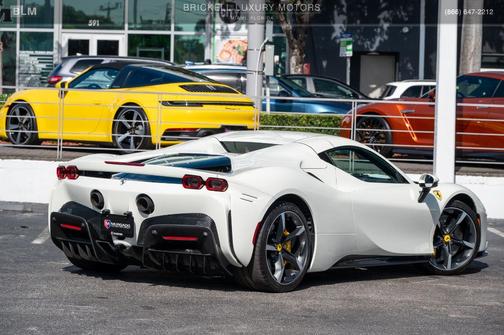 2022 Ferrari SF90 Spider Base