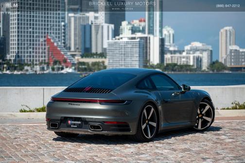 2022 Porsche 911 Carrera 4