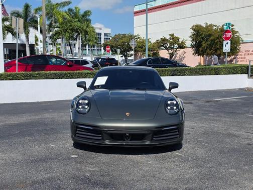 2022 Porsche 911 Carrera 4