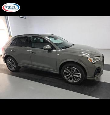 Chronos Gray Metallic 2022 Audi Q3 45 S line Premium