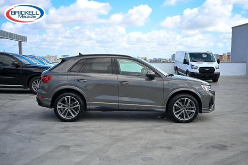 Chronos Gray Metallic 2022 Audi Q3 45 S line Premium
