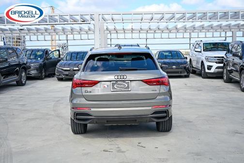 Chronos Gray Metallic 2022 Audi Q3 45 S line Premium