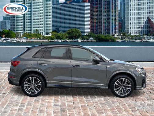 Chronos Gray Metallic 2022 Audi Q3 45 S line Premium