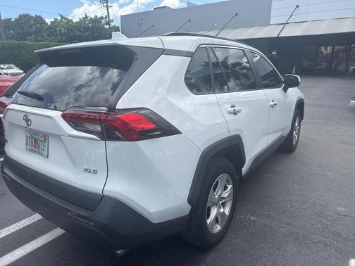 Super White 2021 Toyota RAV4 XLE
