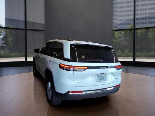 2023 Jeep Grand Cherokee Laredo