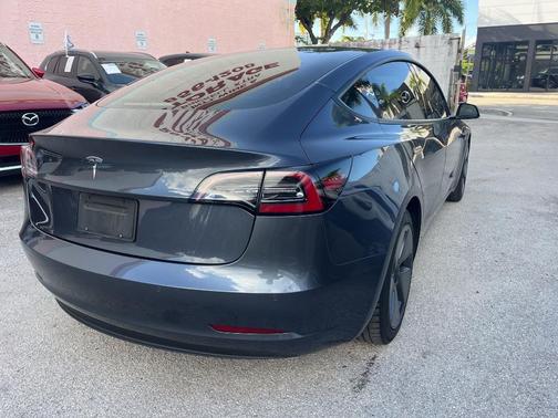 2021 Tesla Model 3 Standard Range Plus