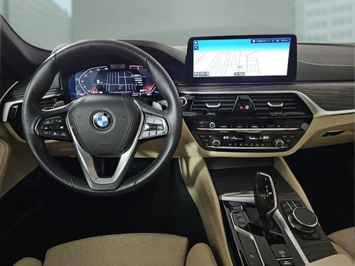 2023 BMW 530 i
