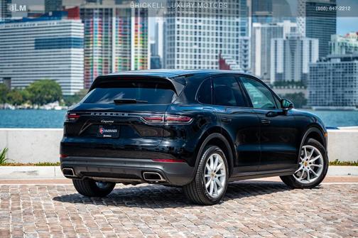 2022 Porsche Cayenne Base