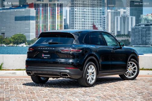 2022 Porsche Cayenne Base