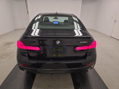 2023 BMW 540 i