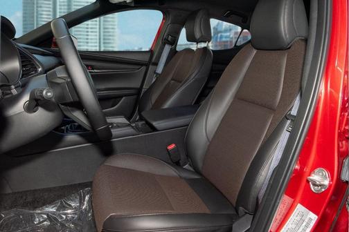 2025 Mazda Mazda3 FWD w/Premium Package