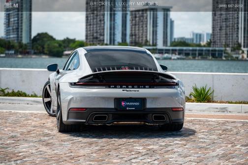 2025 Porsche 911 Carrera