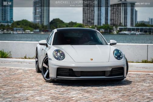2025 Porsche 911 Carrera