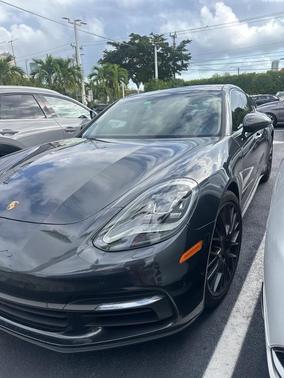 2019 Porsche Panamera 4