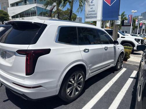 2021 Cadillac XT6 Premium Luxury FWD